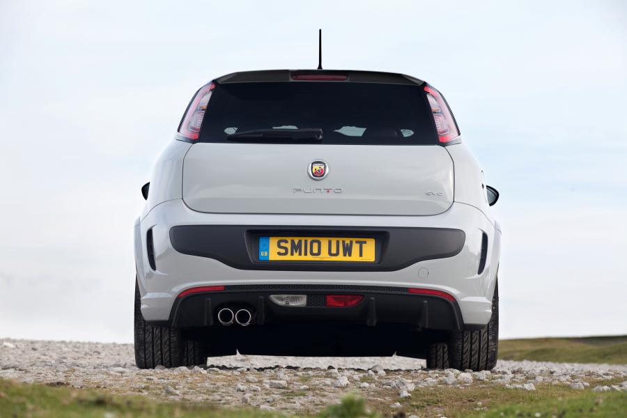  Abarth Punto Evo (199) 2010 года  (UK) (фото 19 из 45)